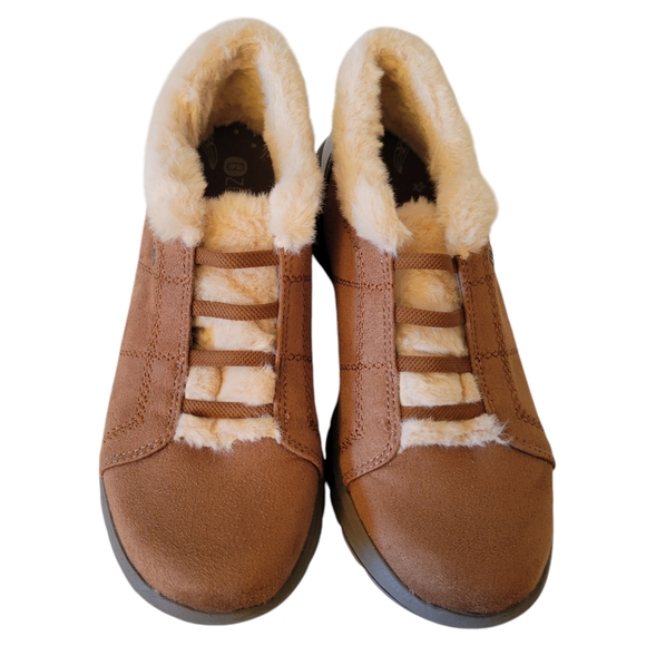 Bzees Golden Cozy Comfort Lightweight Shoe Bootie with Faux Fur Collar Size 8 - Picture 2 of 12